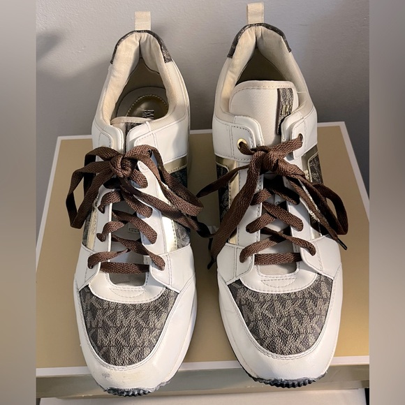 MICHAEL MICHAEL KORS Metallic Logo And Leather Trainers. Size (10). - Picture 4 of 10